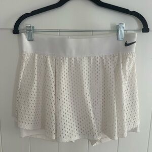 Nike Women's White Tennis Skirt, Small